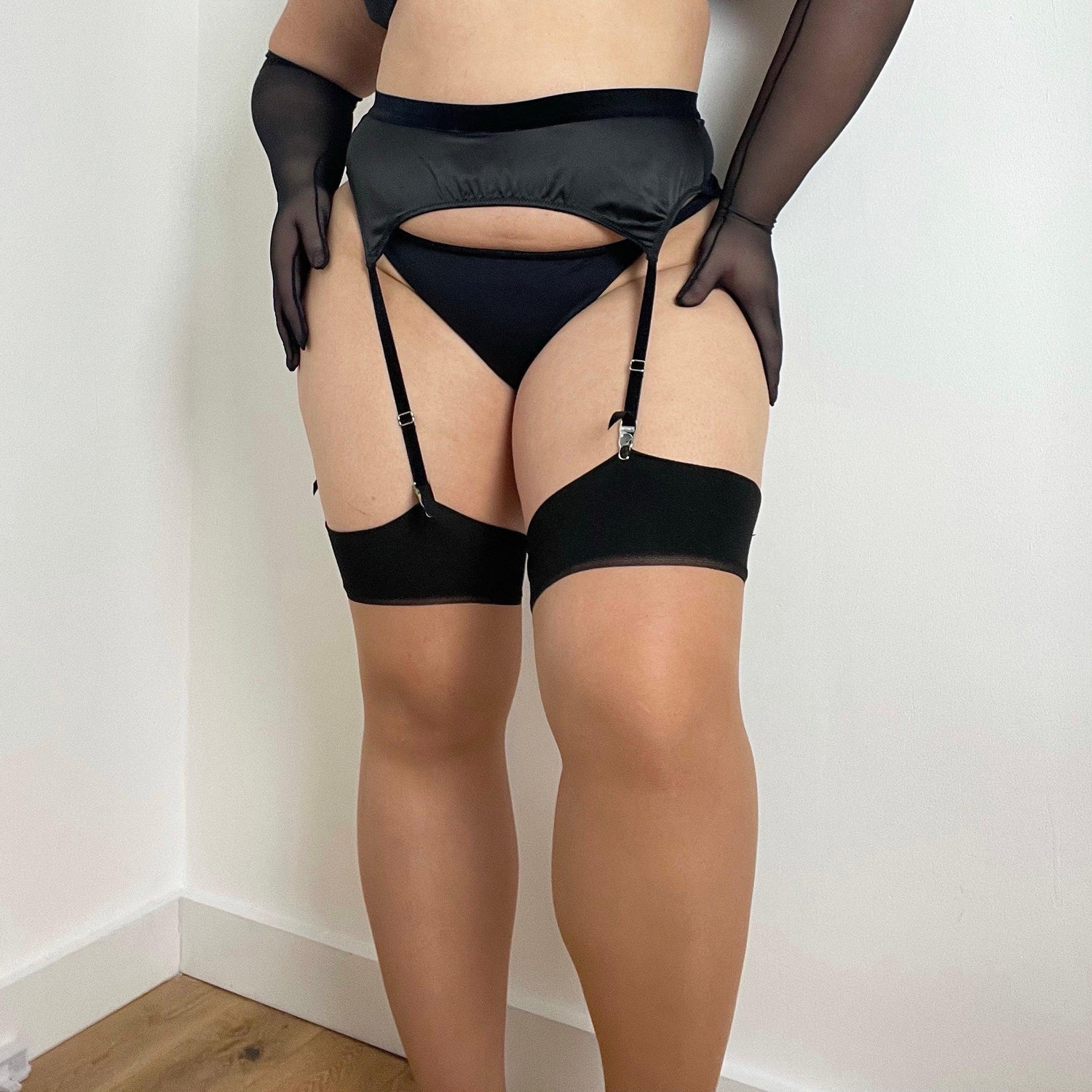 30 Denier Sheer Stockings - Columbia - Caramel Latte - Snag