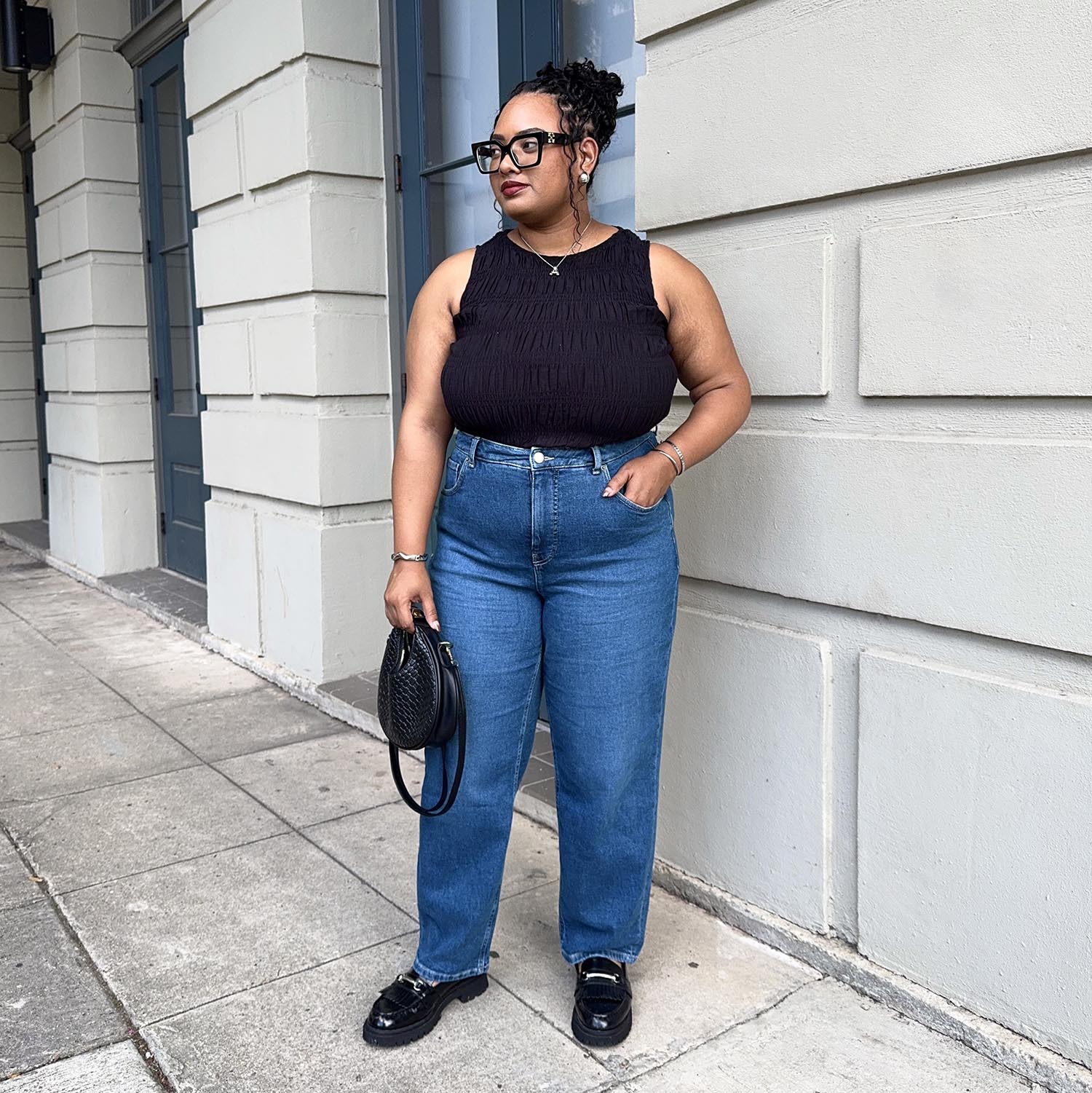 Ari, 5ft 4in / 163cm - Size E2 Reg