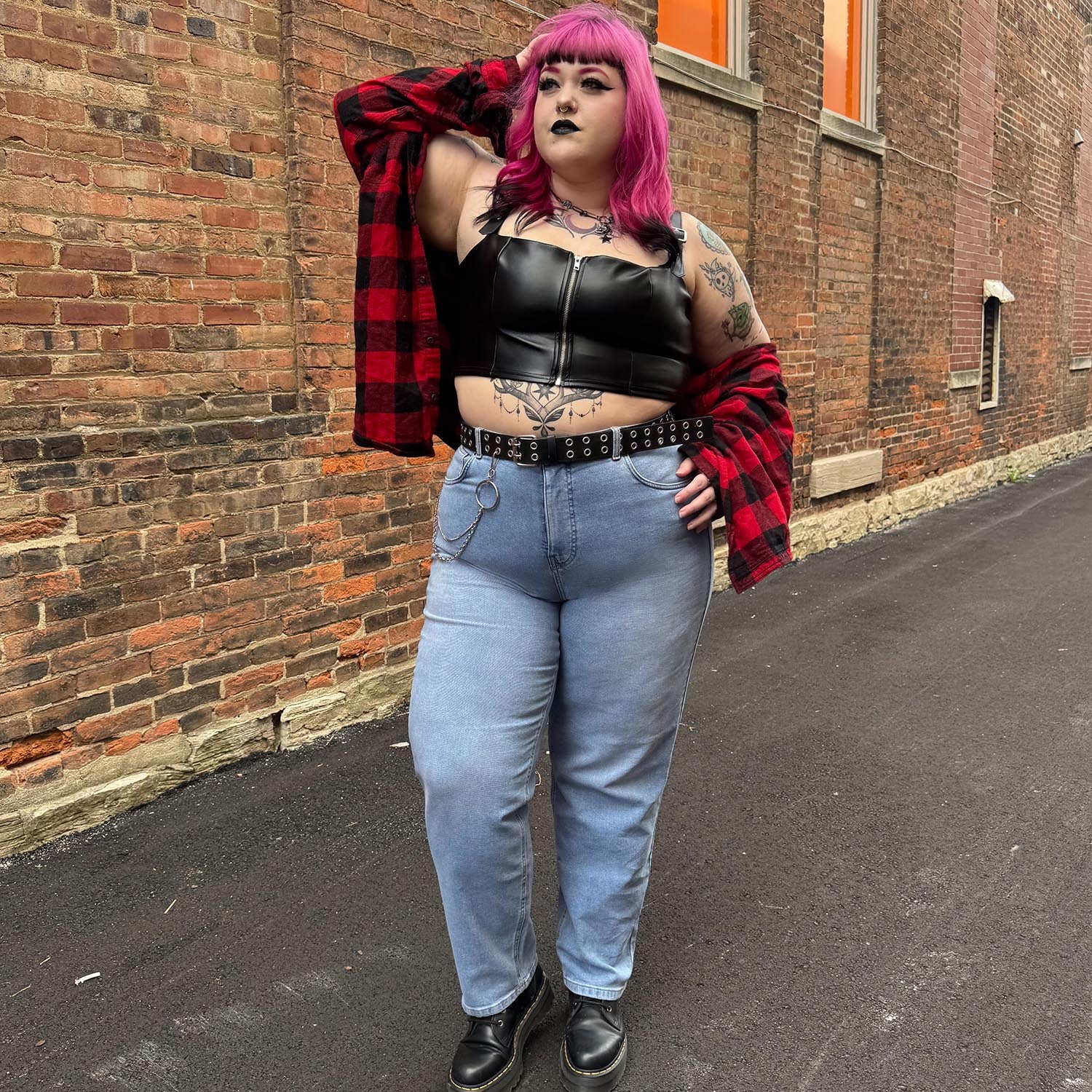 Ash, 5ft 10in / 178cm - Size F1 Long