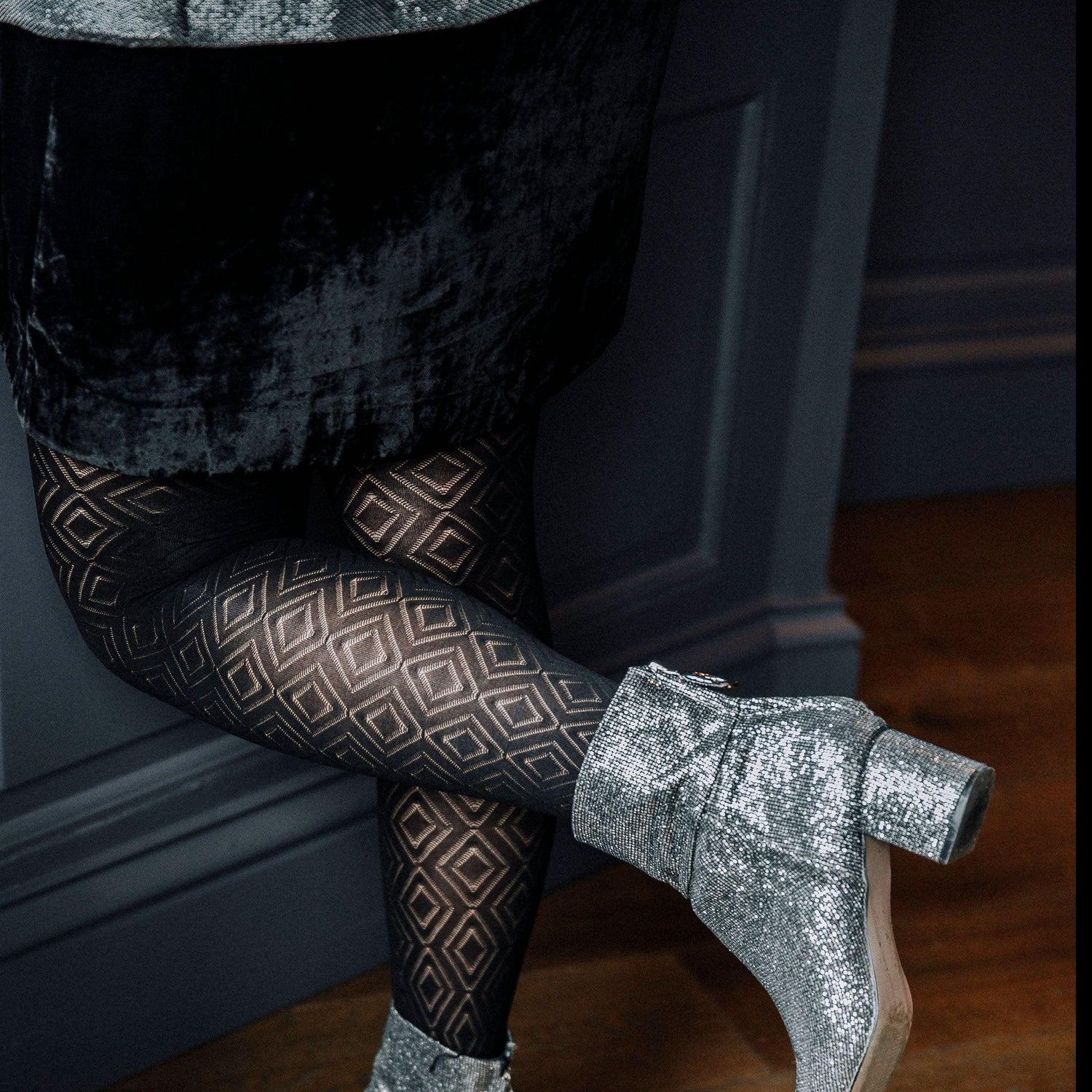 Lace Tights - Diamond Age - Snag