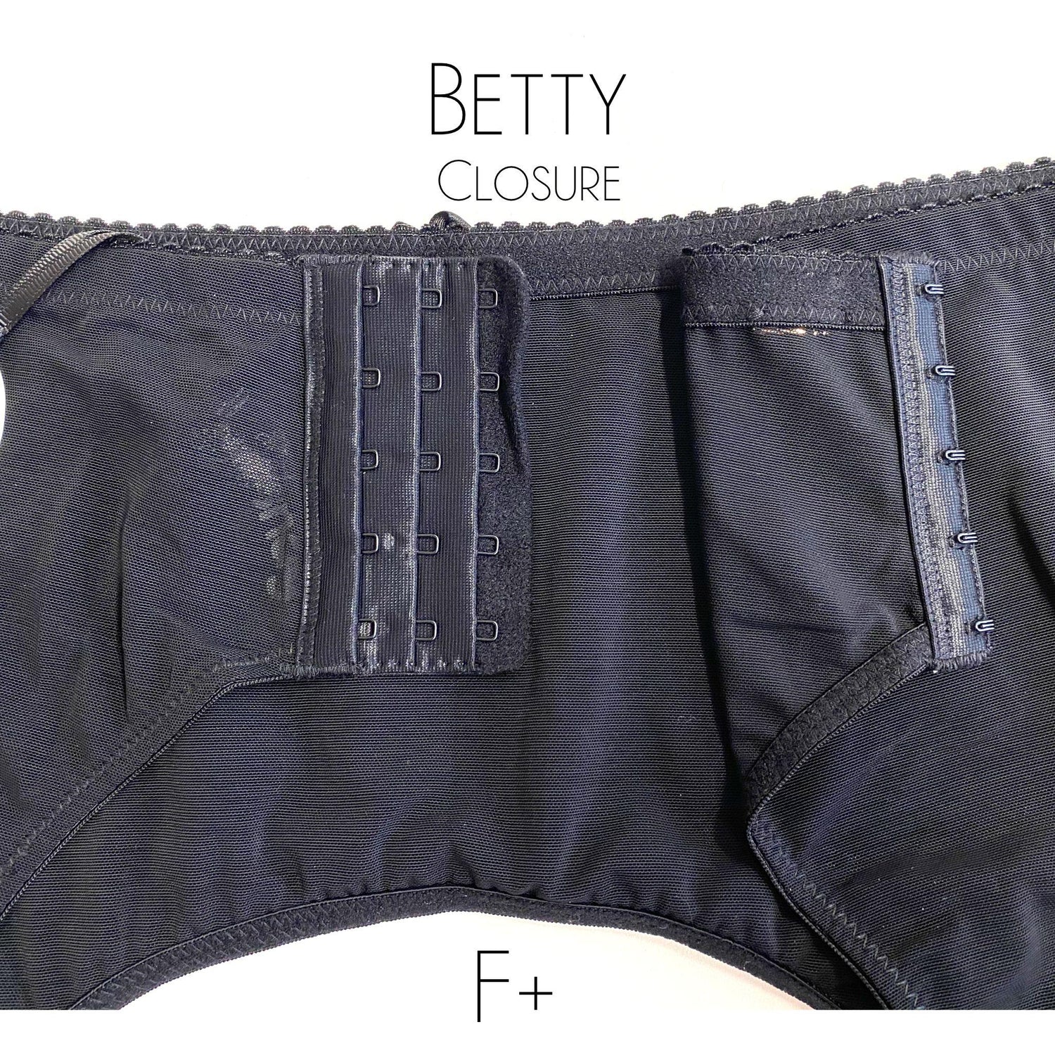 Vintage Suspender Belt - Betty - Snag