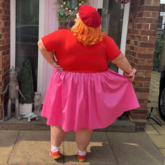 Courtney, 5ft 5in / 165cm - Size I