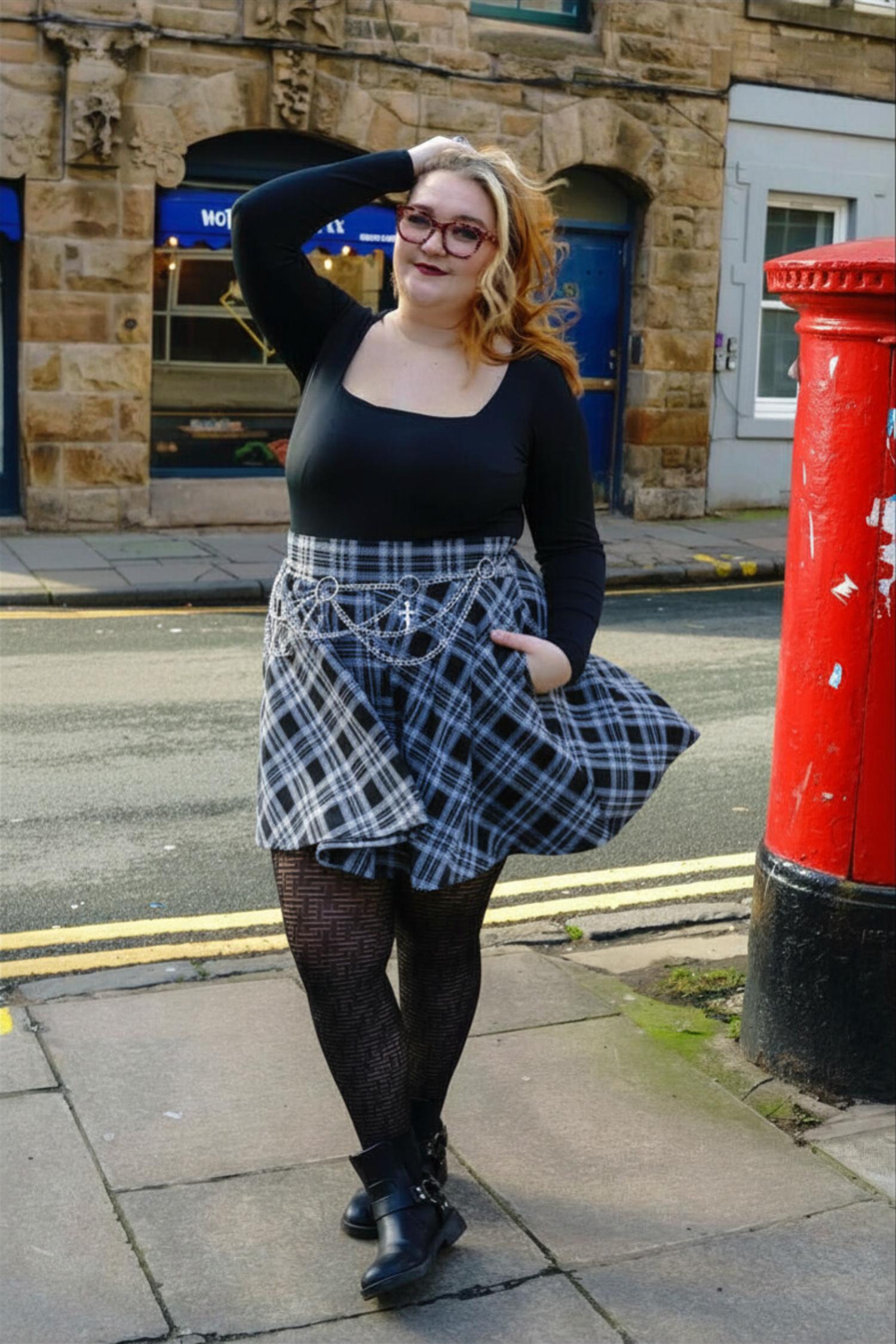 Fishnet Tights - Traditional in Black