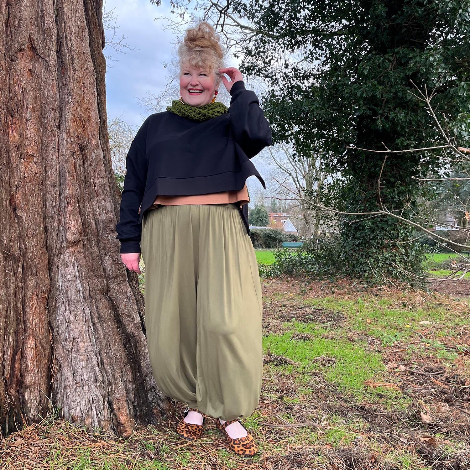 The Junko Pullover - Black