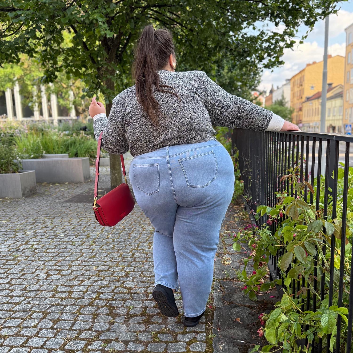 Maria, 5ft 6in / 168cm - Size I1 Reg