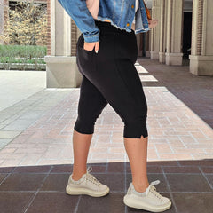 Olivia, 5'9" - Size F