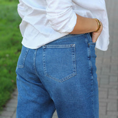 Shannon, 5ft 10in / 178cm - Size C2 Reg