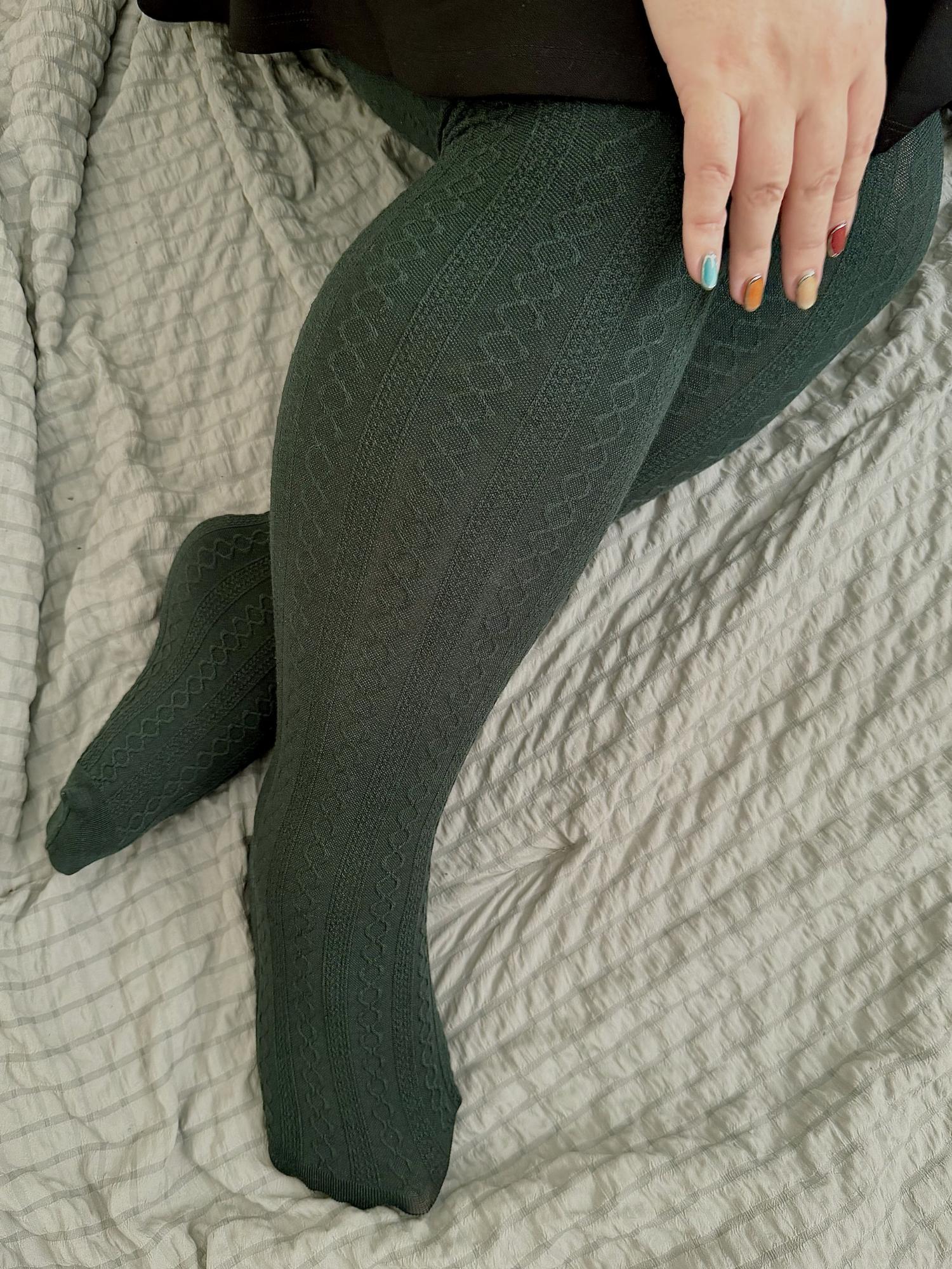 Grannies Cable Knit Wool Tights - Crocodile (V2)